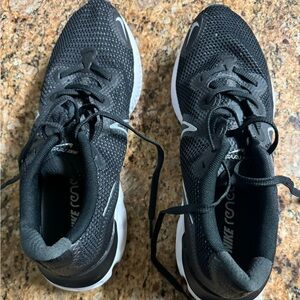 Nike renew jogging sneakers